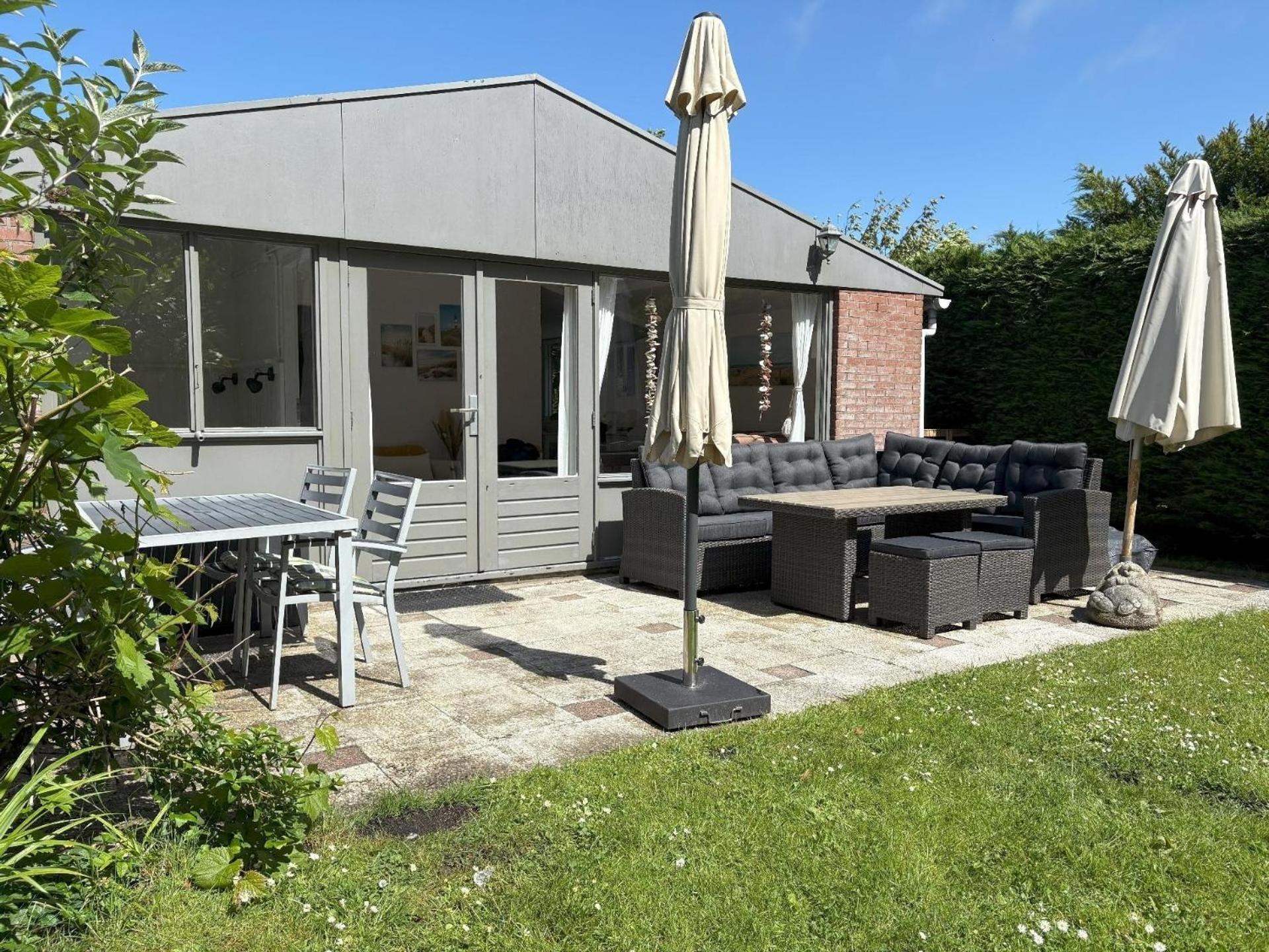 Gemuetliches, Helles Ferienhaus Mit Privatem Garten In Gepflegtem Ferienpark Warmenhuizen Exterior photo